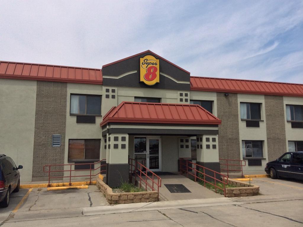 Super 8 By Wyndham Marshalltown Экстерьер фото