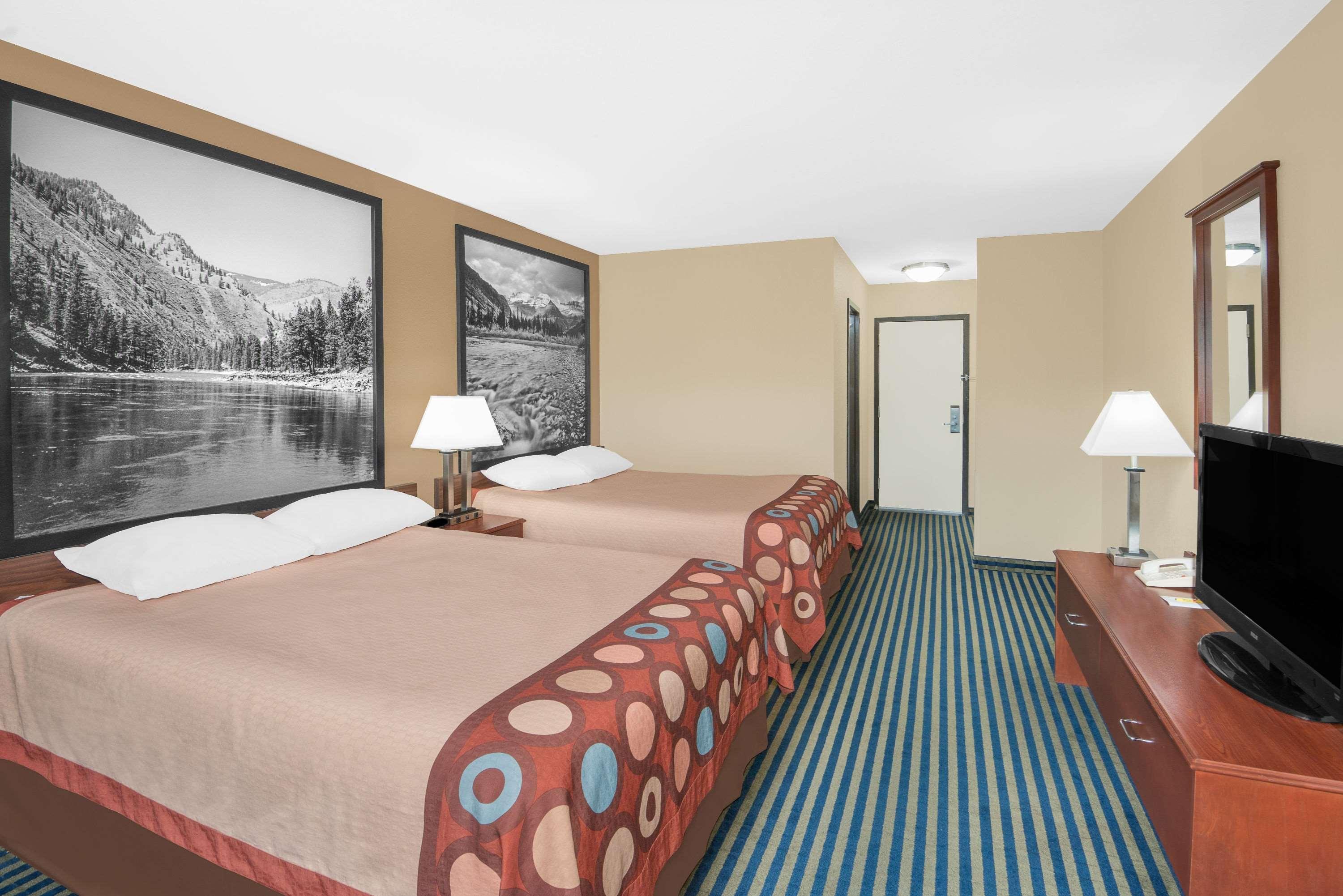 Super 8 By Wyndham Marshalltown Экстерьер фото