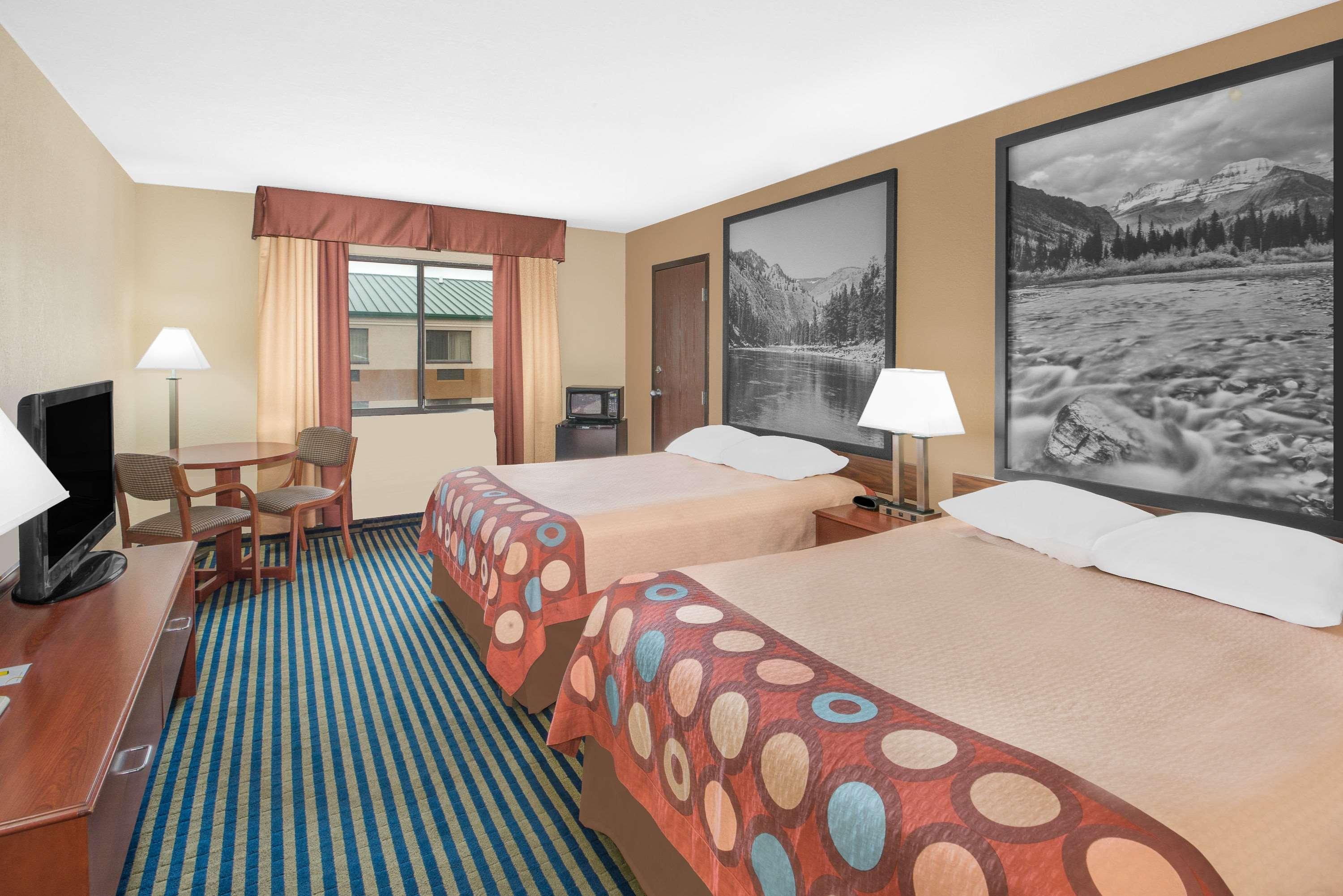 Super 8 By Wyndham Marshalltown Экстерьер фото